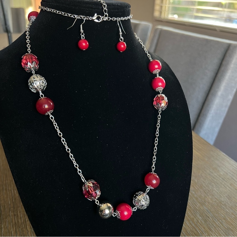 NEW Matching Necklace and earrings set Custom Jewelry retro beaded chain